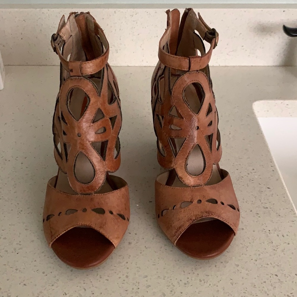 Miz Mooz leather cut out wedge sandals size 6